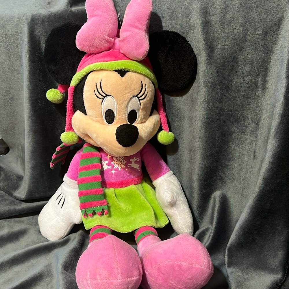 MINNIE MOUSE CHRISTMAS STUFFED DOLL DISNEY NEW